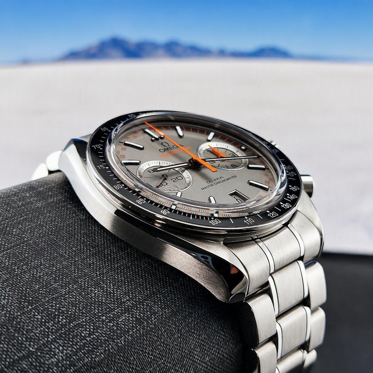 2018 Omega Speedmaster Racing 44.25mm Cal 9900 Master Chronometer Unsized Full Set - Image 4