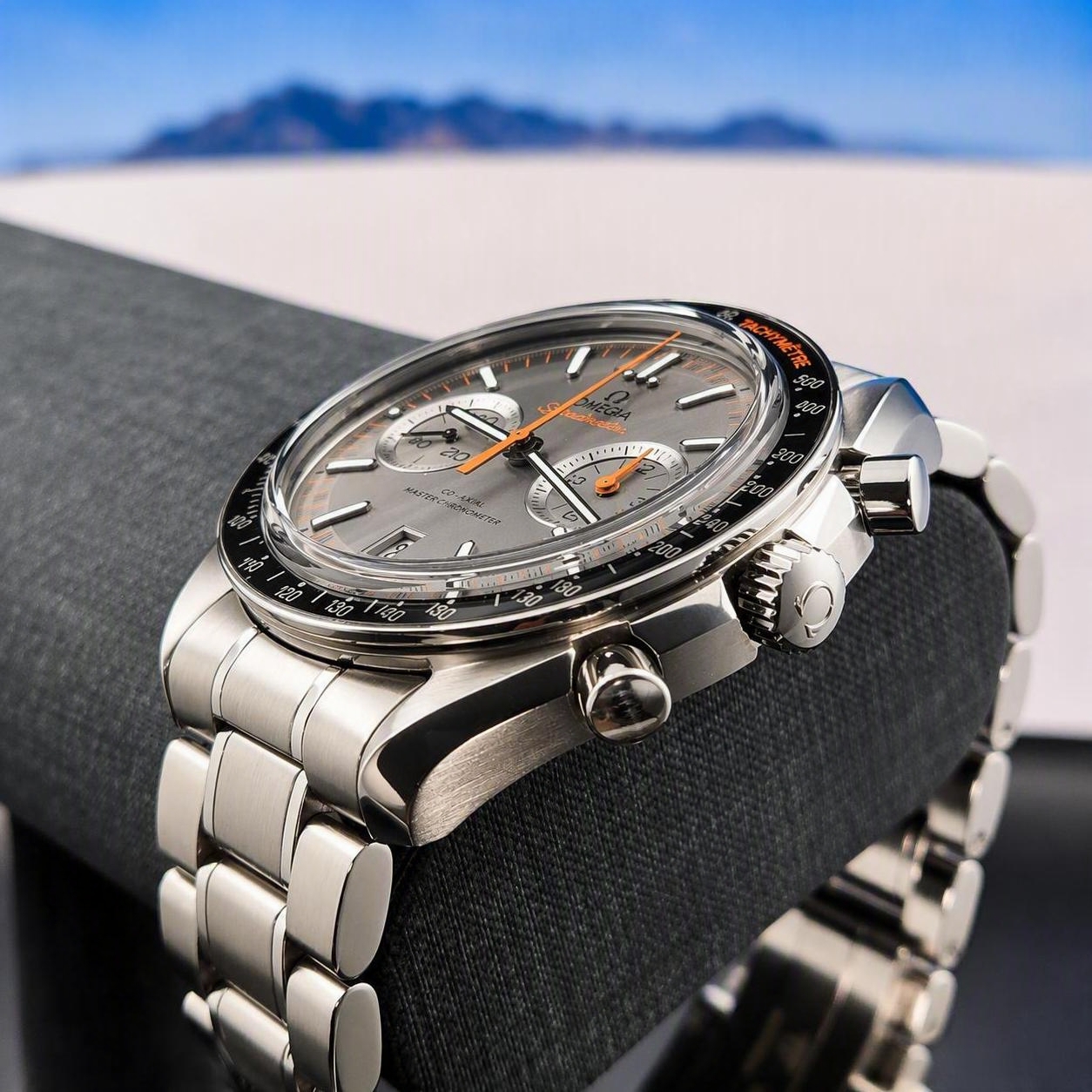 2018 Omega Speedmaster Racing 44.25mm Cal 9900 Master Chronometer Unsized Full Set - Image 5