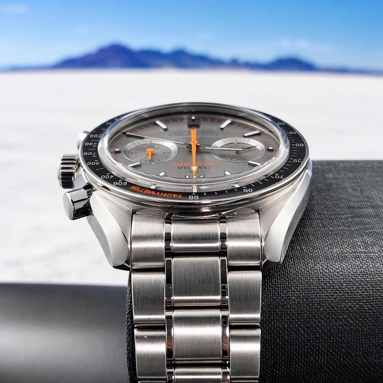 2018 Omega Speedmaster Racing 44.25mm Cal 9900 Master Chronometer Unsized Full Set - Image 7