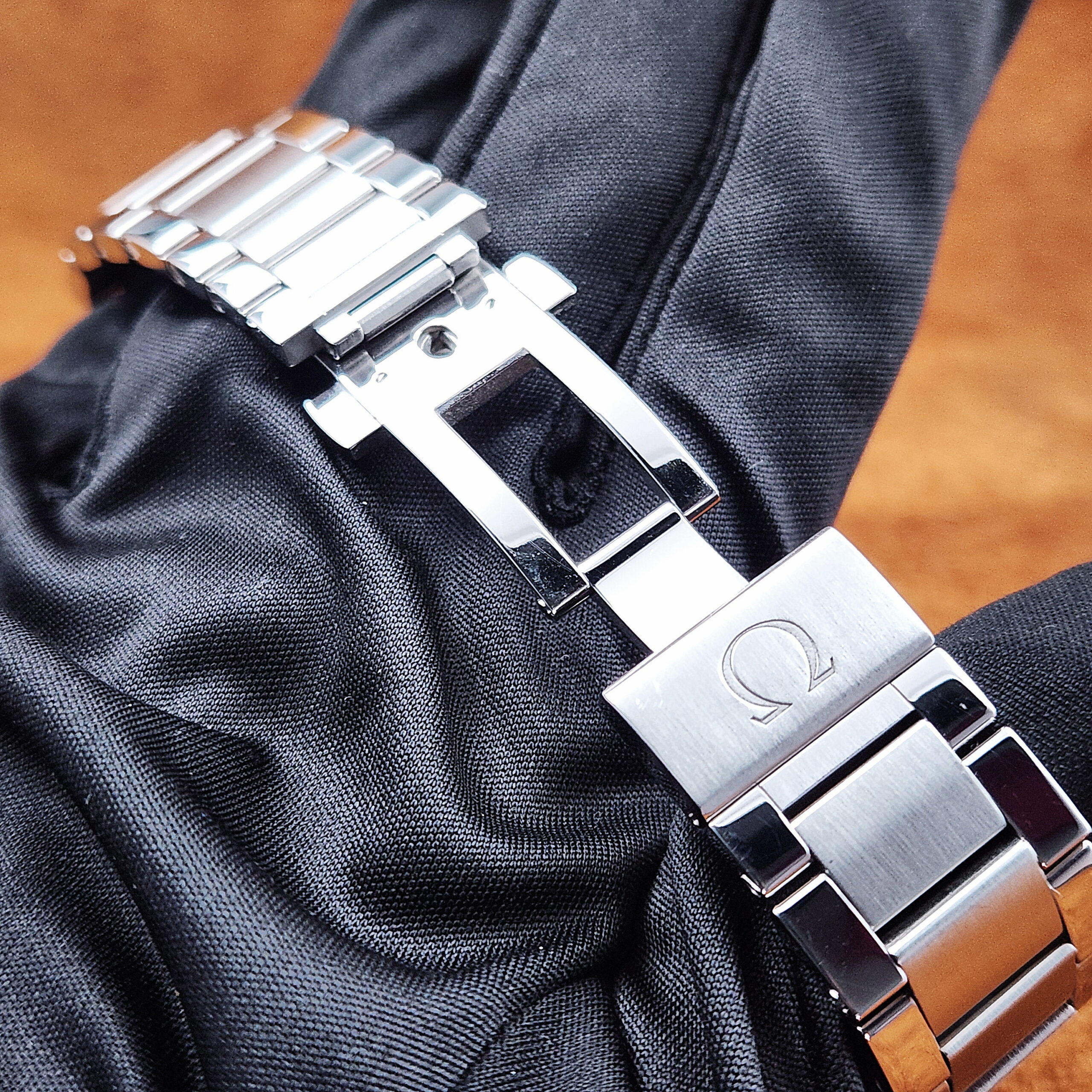 Omega Speedmaster '57 Co-Axial 331.10.42.51.01.002, Box & Papers - Image 10